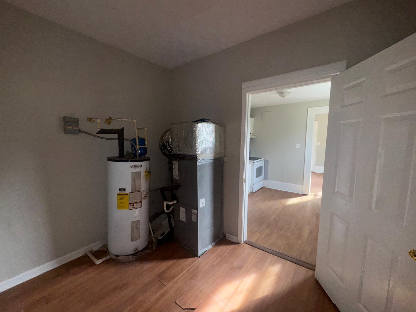 Building Photo - 115 W Tinsley St