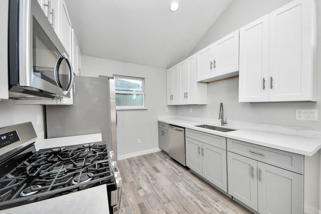 Building Photo - 6201 Batterson St