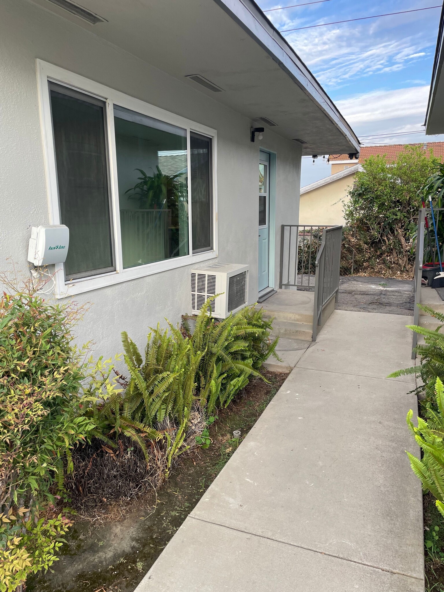 Building Photo - 7634 Garvalia Ave