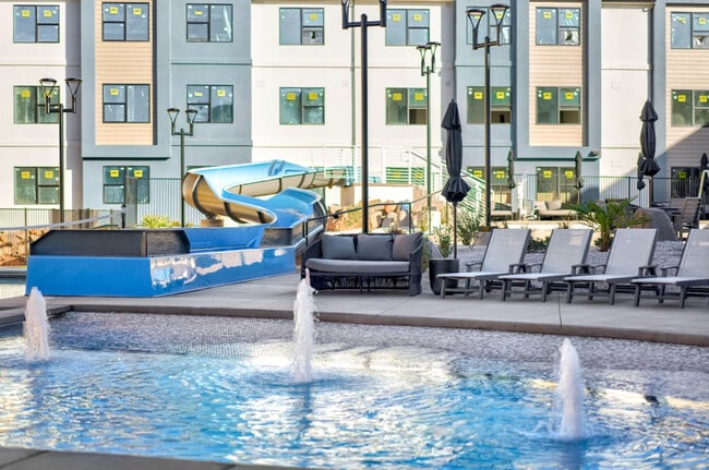 Building Photo - 206 N Chapparell Dr