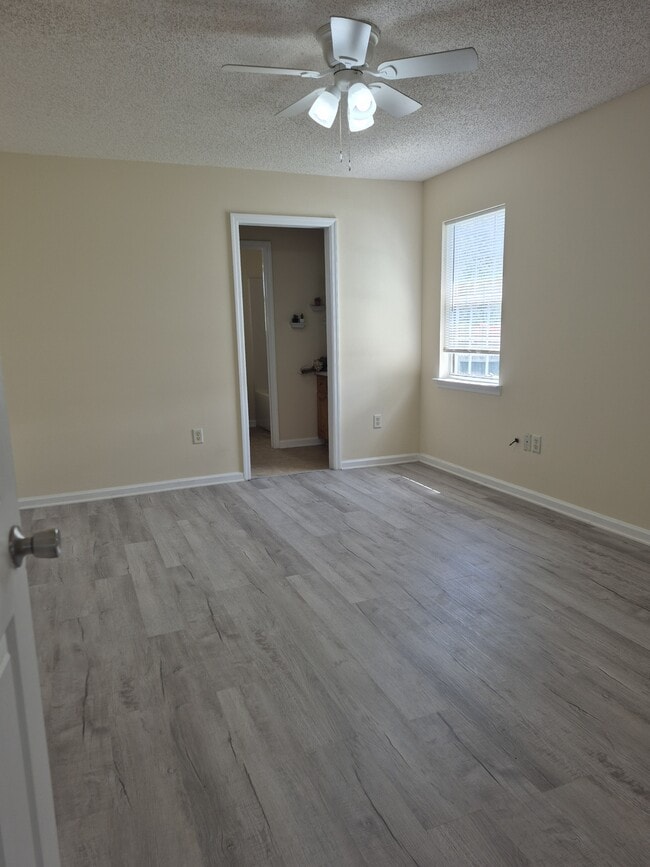 Building Photo - 1316 Edgewood Dr