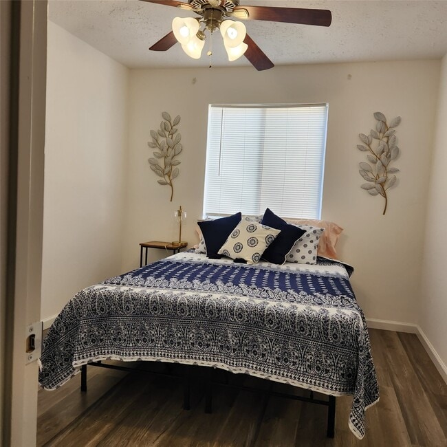 Building Photo - 3622 Fiddlers Green Dr