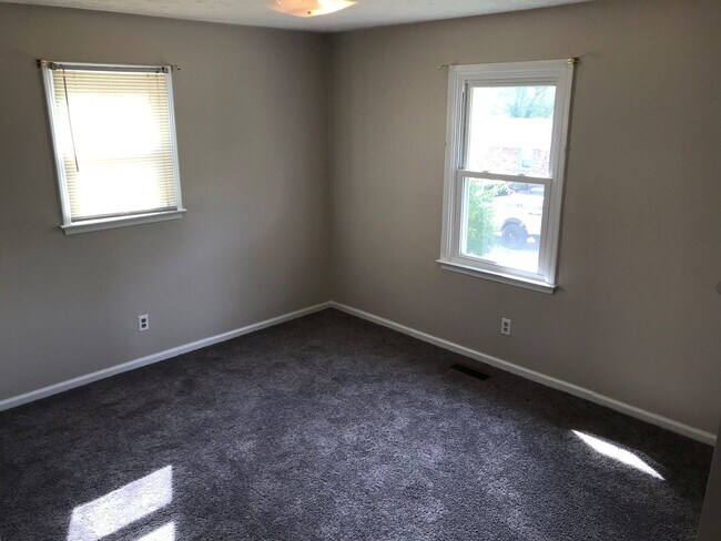 Building Photo - Move In Ready 3 Bedroom Brick Home