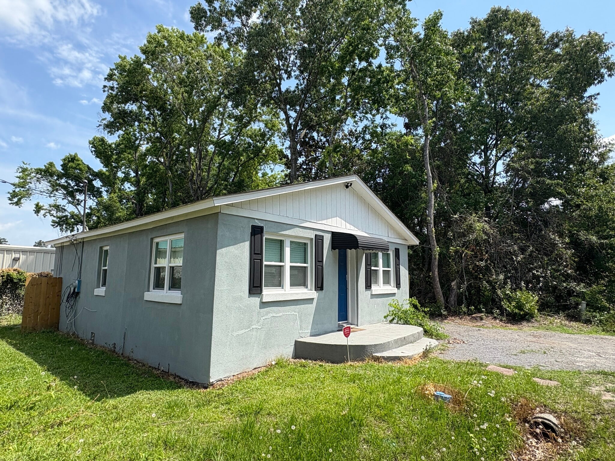 Building Photo - 1075 Jenkins Rd