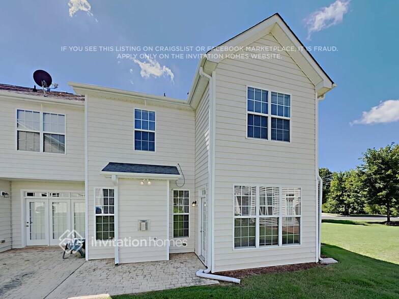 Building Photo - 1410 Nicklaus Dr