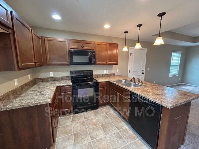 Building Photo - 1107 S Tanner Dr