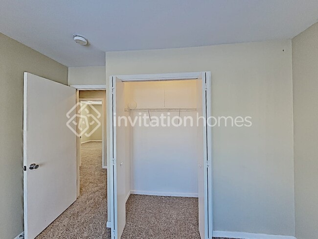 Building Photo - 605 Lindale St