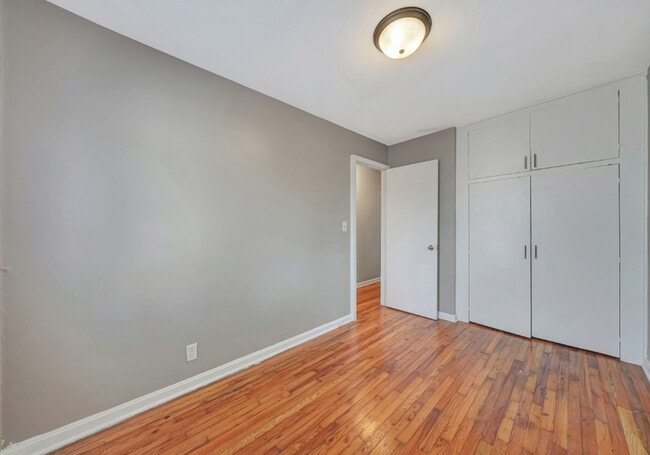 Building Photo - 2221 N 32nd St