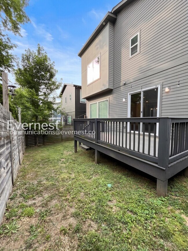 Building Photo - 915 Delmas Ave