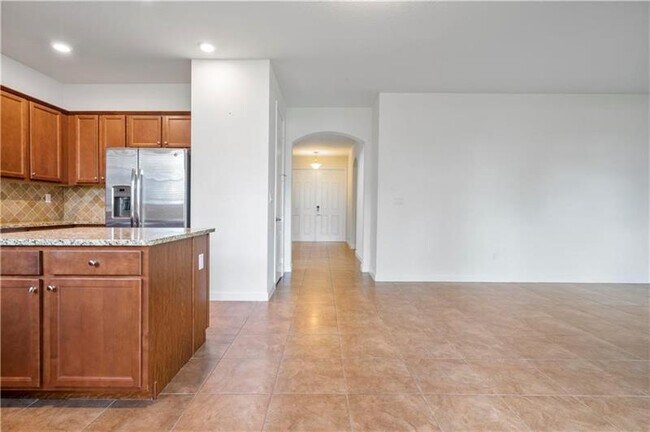 Building Photo - 8857 Willow Cove Ln