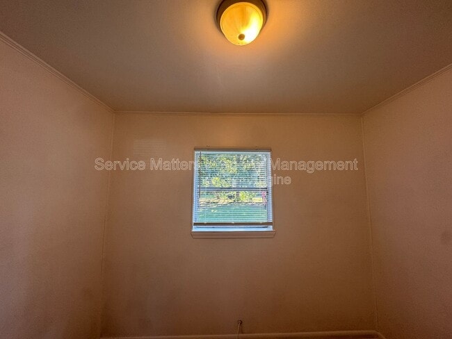 Building Photo - 714 N 48th Ave