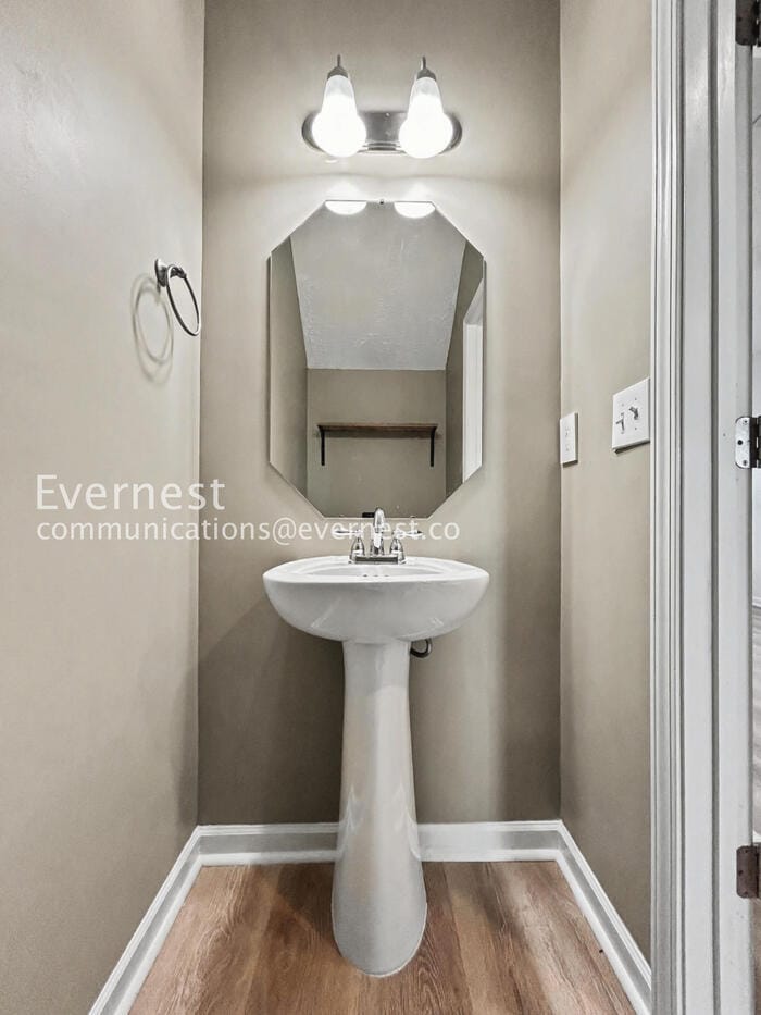 Building Photo - 1522 Sprucedale Dr