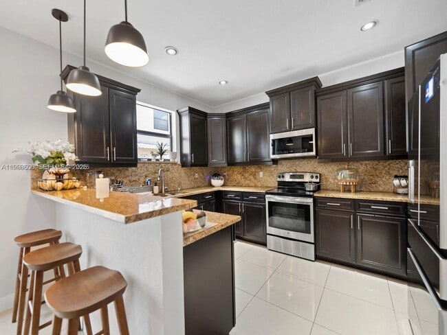 Building Photo - 8781 NW 98th Ct