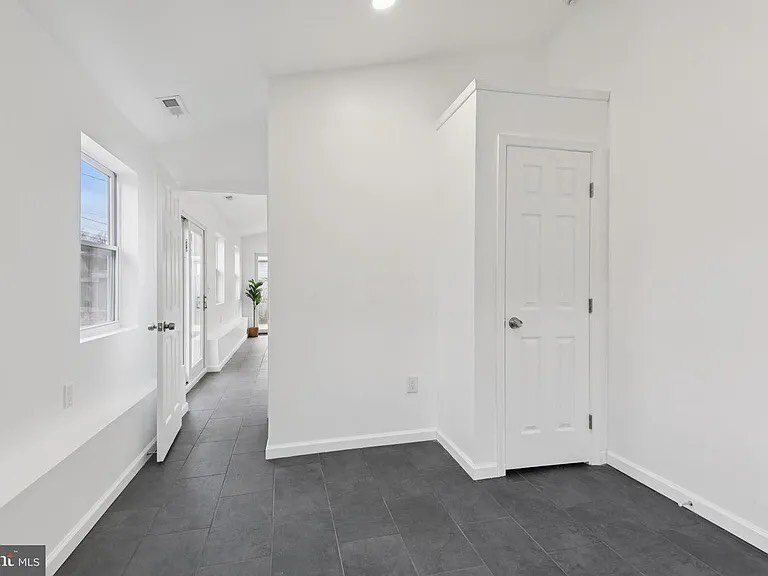 Building Photo - 513 Kintop Rd