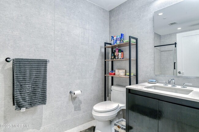 Building Photo - 30 Melrose Terrace