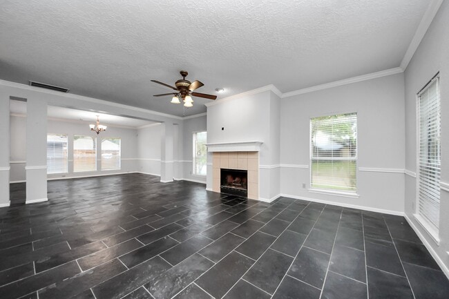 Building Photo - 2102 Gemini St