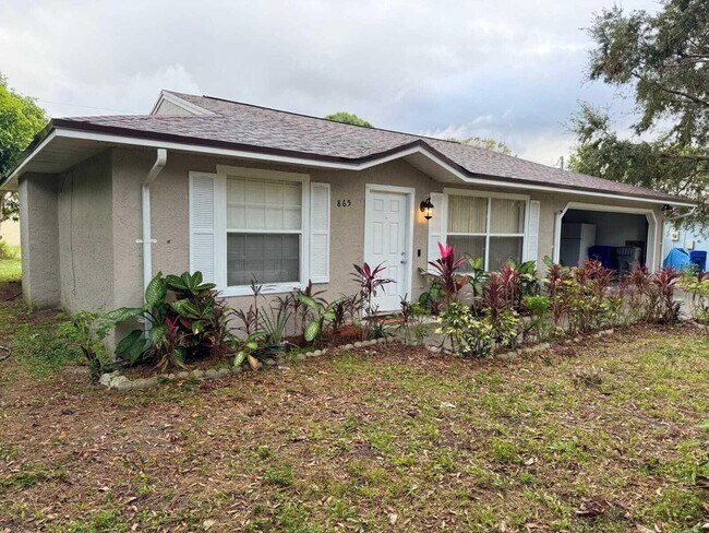Building Photo - 865 17th Ln SW