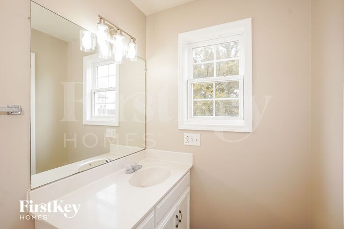 Building Photo - 3508 Clover Hill Dr