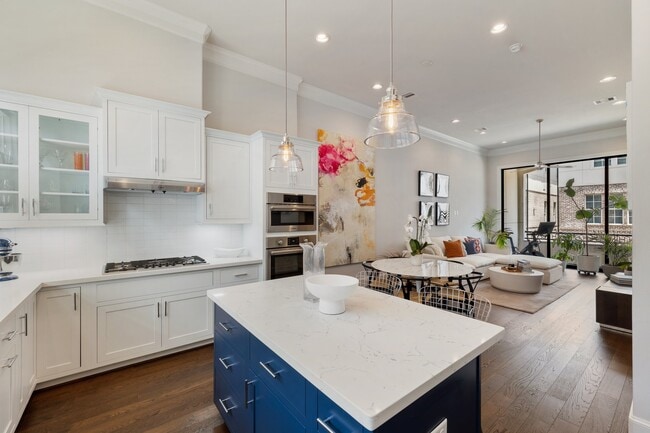 Primary Photo - 2711 Stelter Pl