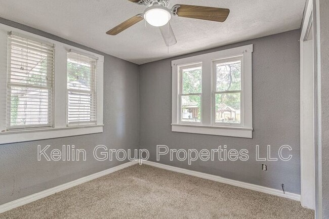 Building Photo - 536 W Belmar St