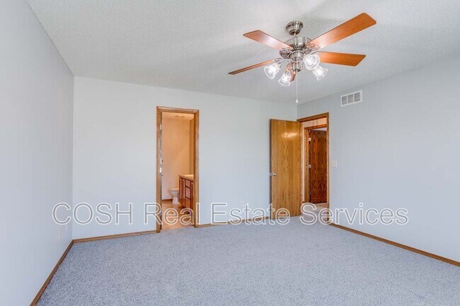 Building Photo - 1420 N Aksarben St