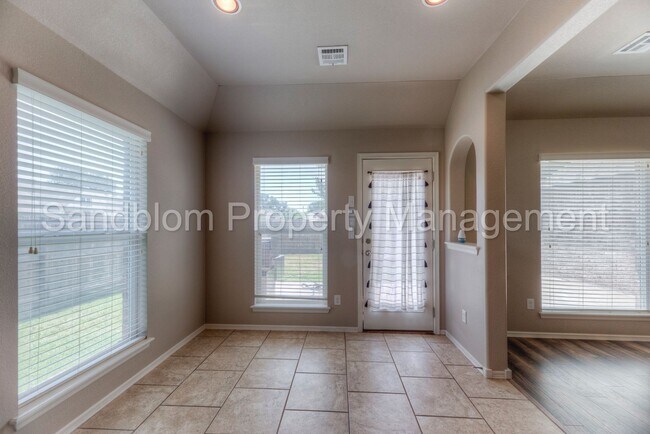 Building Photo - For Lease | Bixby | $2750 Rent | Available...