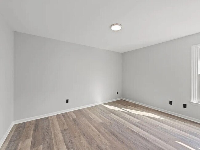 Building Photo - Earn Wealth While Leasing - Like a Homeowner - Lease to Own