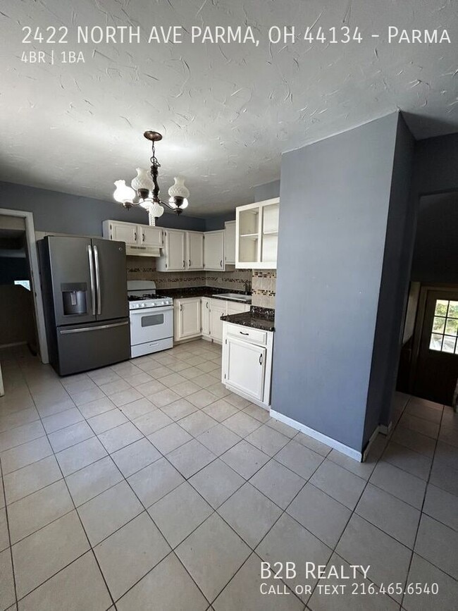 Building Photo - 2422 North Ave