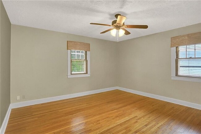 Building Photo - 5538 N College Ave