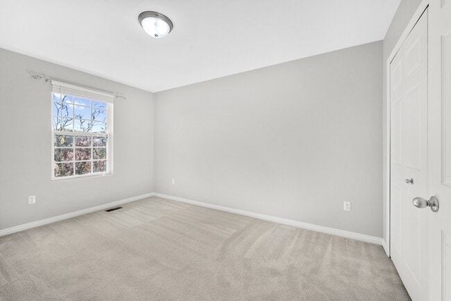 Building Photo - 1550 Cinnabar Dr
