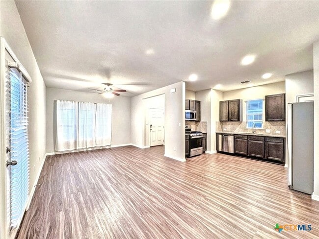 Building Photo - 152 Witchhazel Way