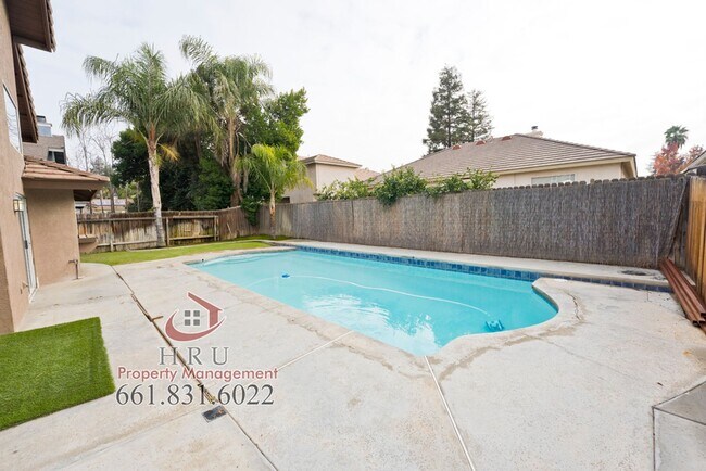 Building Photo - SW-4 bed/3 bath + pool house