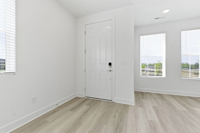 Building Photo - 320 Lynwood Station Blvd