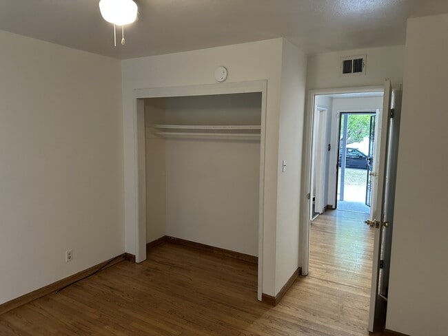 Building Photo - Stockton 3 Bedroom 2 Bathroom Home