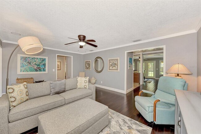 Building Photo - 1894 Loma Linda St