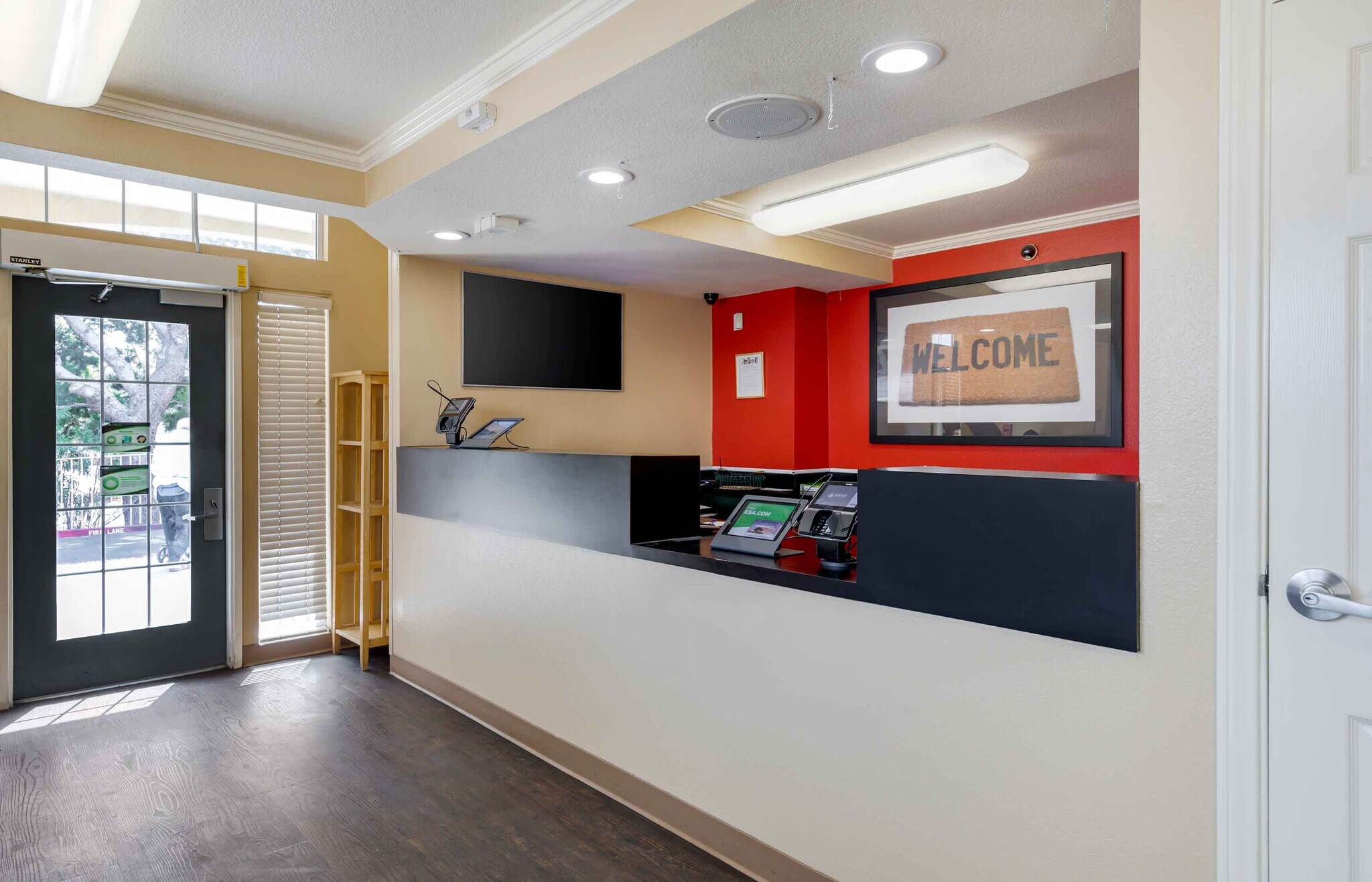 Building Photo - Furnished Studio-Los Angeles - LAX Airport - El Segundo