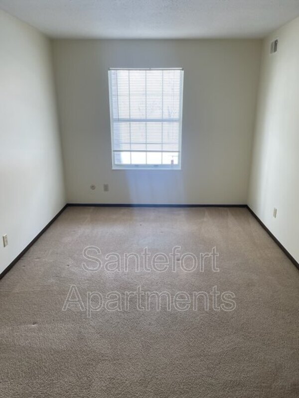 Building Photo - 5803 Haymeadow Ln