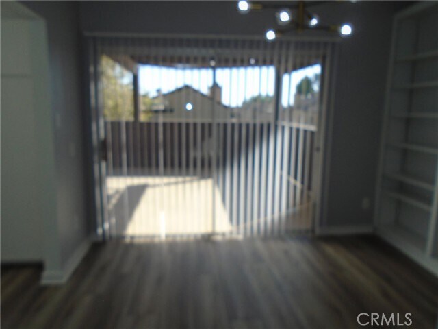 Building Photo - 9361 Shadowood Dr