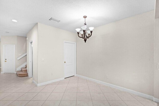 Building Photo - 2280 Shoma Dr