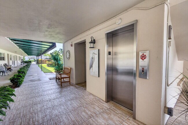 Building Photo - 52 Yacht Club Dr