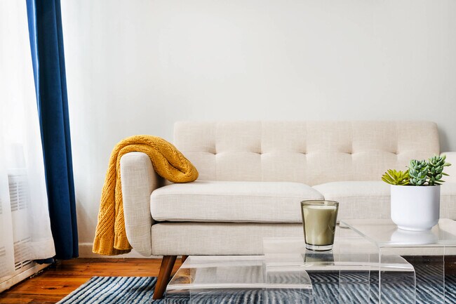 Building Photo - 240 E 26th St