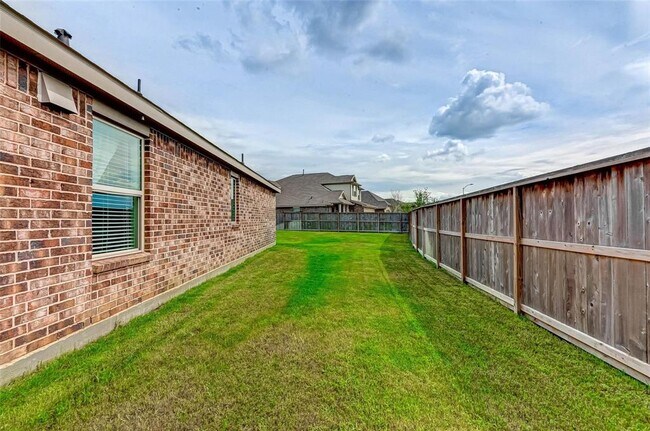 Building Photo - 23019 Tindarey Falls Ln