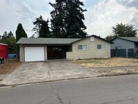 Building Photo - Beautifully updated 3 bedroom, 1 bath hous...