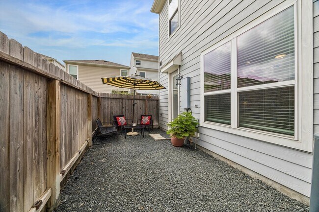 Building Photo - 1514 Canter Bayou Way