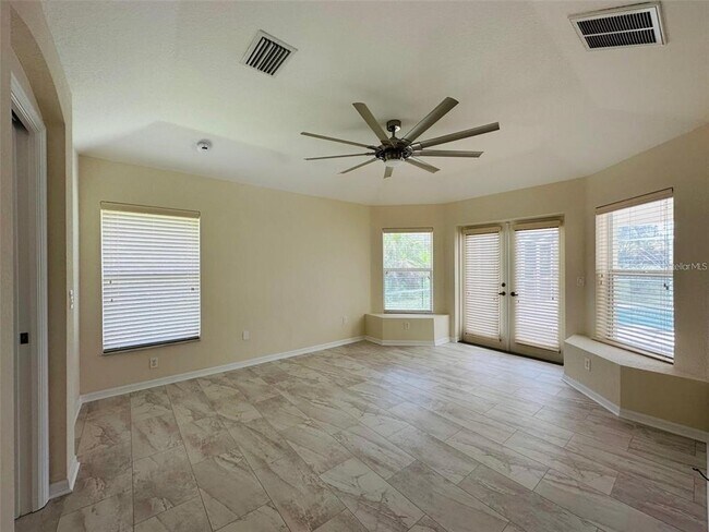 Building Photo - 14017 Wenzel Ave