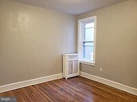 Building Photo - 5225 Spruce St