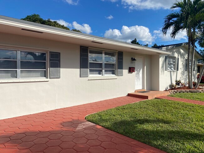 Primary Photo - 3021 SW 78th Ct