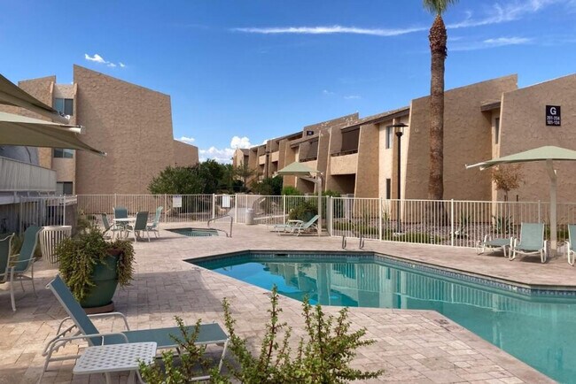 Building Photo - 8055 E Thomas Rd