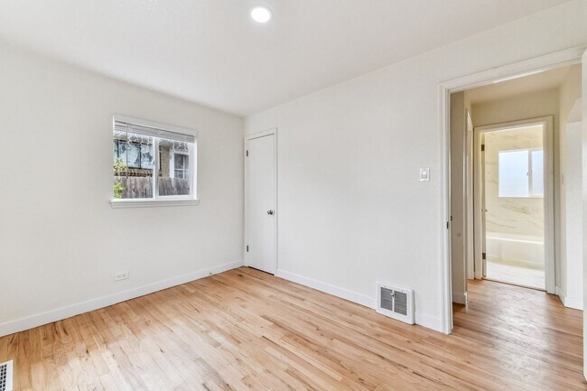 Building Photo - Stunning Single Family Home | 4BR/2BA | 1-Car Covered Parking | Fenced backyard