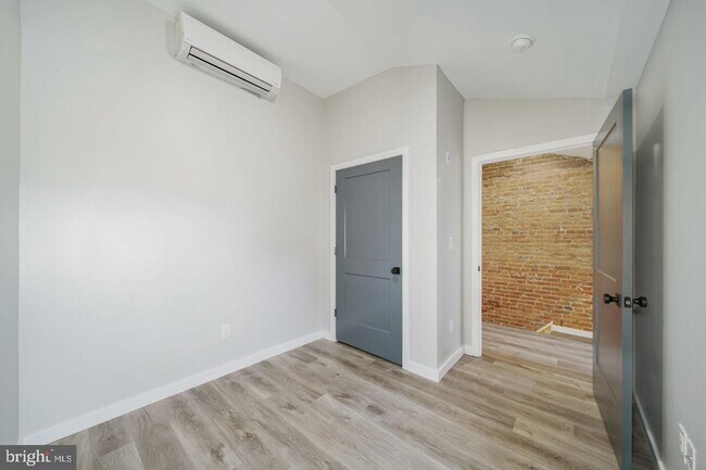 Building Photo - 1764 Frankford Ave